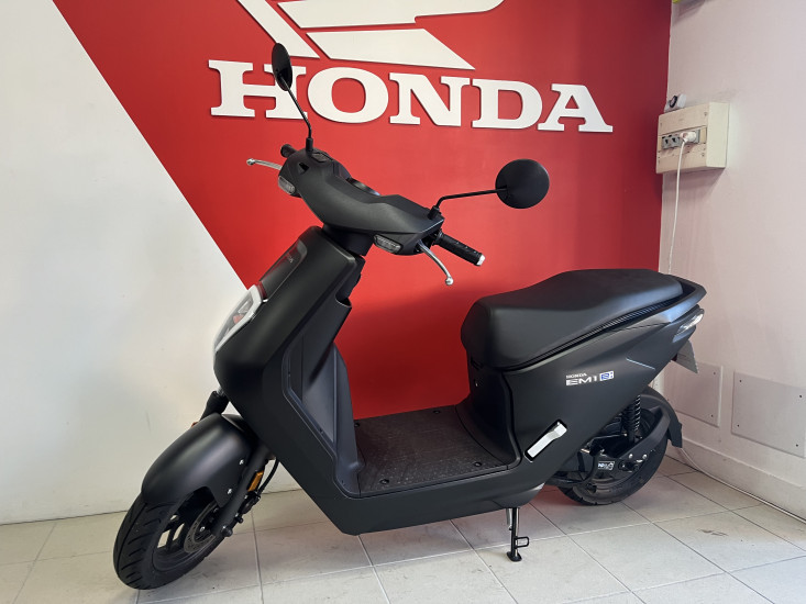 HONDA EM1-E SCOOTER 50 CC - LES SABLES D'OLONNE