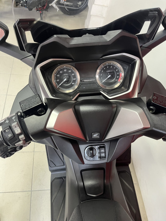 HONDA FORZA 350 TOP BOX GARANTIE 2027 - LES SABLES D'OLONNE