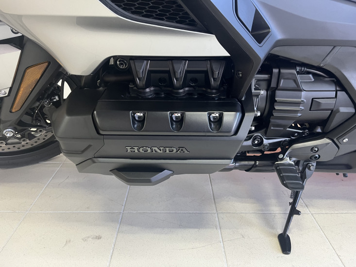 HONDA GOLDWING 1800 DCT TOURING GARANTIE 2031 - LES SABLES D'OLONNE
