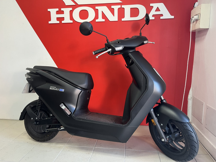 HONDA EM1e SCOOTER ELECTRIQUE 50CC GARANTIE JUSQU'EN 2031 - LES SABLES D'OLONNE