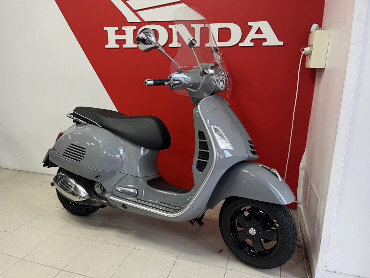 PIAGGIO VESPA GTS 300 SUPERTECH HPE GARANTIE 1 AN - LES SABLES D'OLONNE