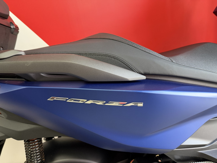 HONDA FORZA 125 TOP BOX GARANTIE 2031 - LES SABLES D'OLONNE