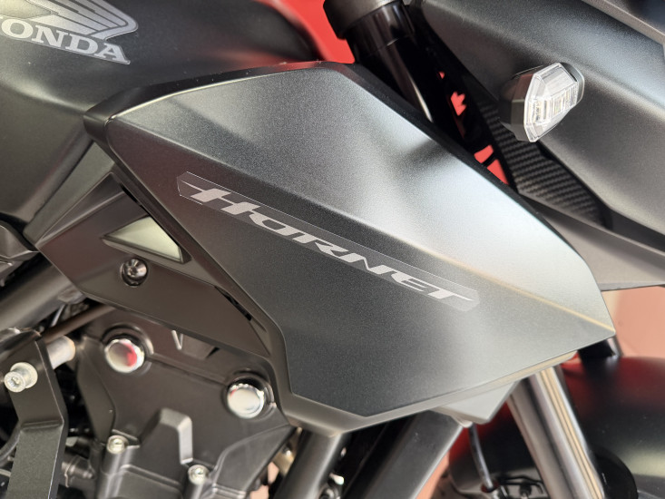 HONDA HORNET 500 A2 GARANTIE JUSQU'EN 2029 - LES SABLES D'OLONNE